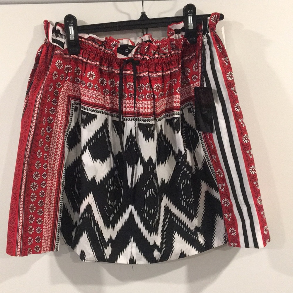 L.A.M.B. Red Print Mini Skirt Size 8 RETAIL 254$
